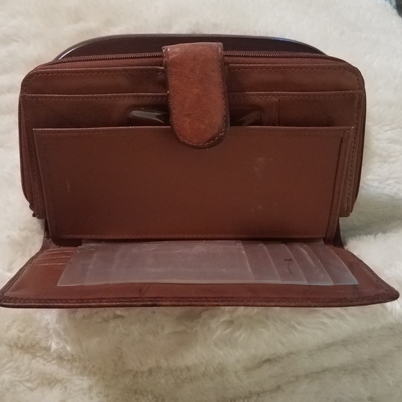 Vintage Buxton Wallet - Picture 12 of 16